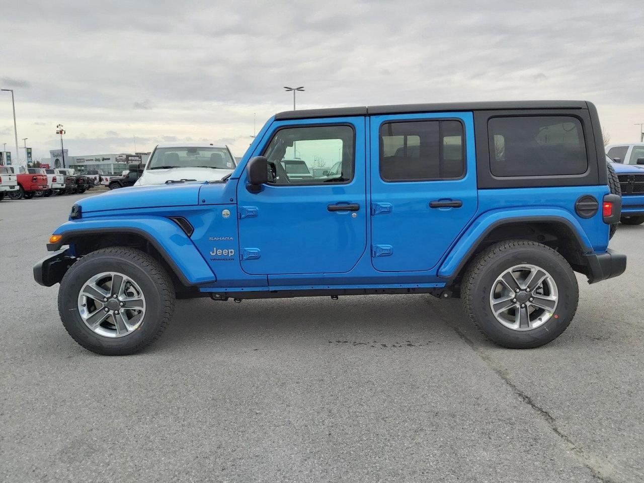 2023 Jeep Wrangler Sahara Photo4