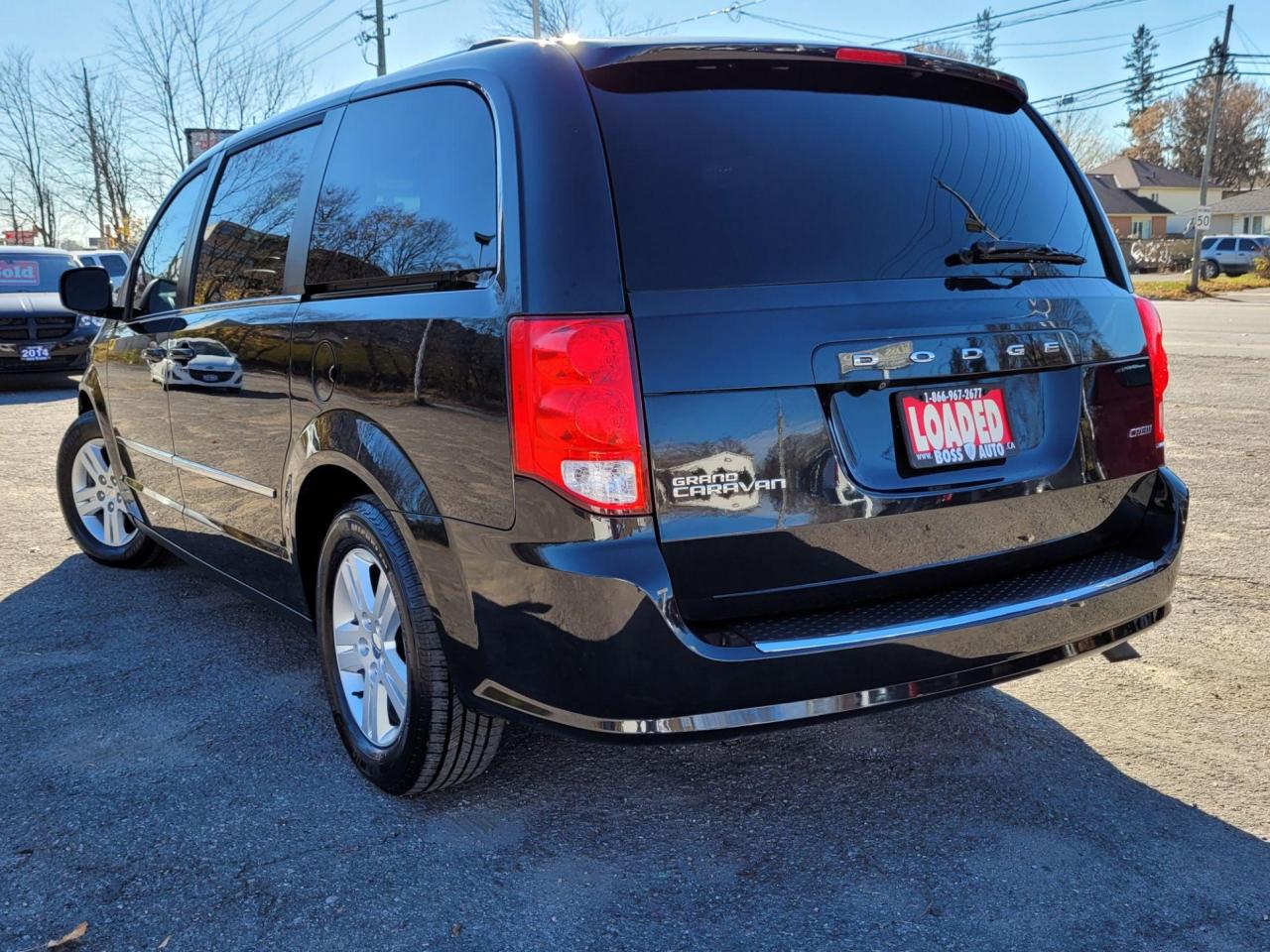 2016 Dodge Grand Caravan Crew Plus Photo2