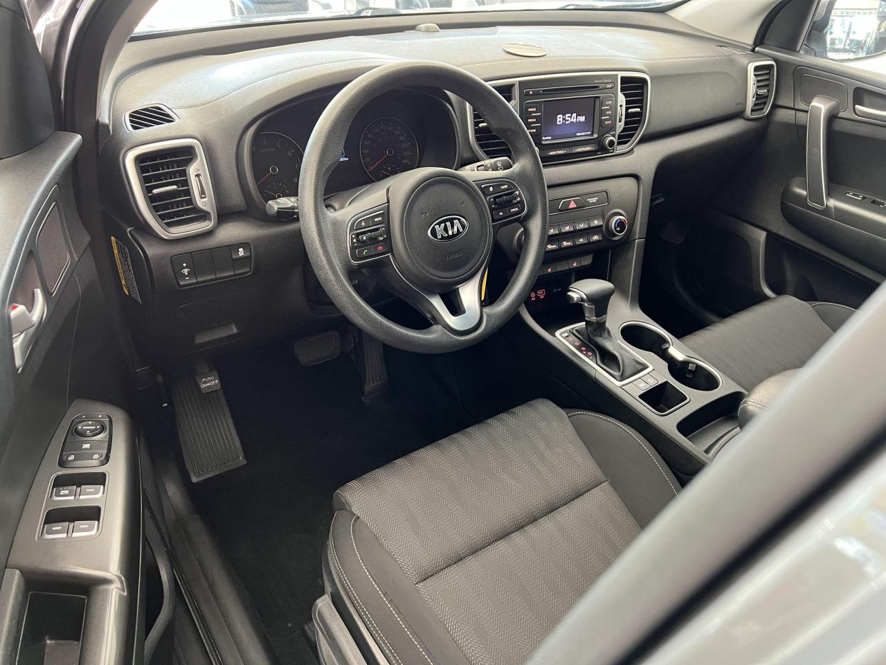 2017 Kia Sportage LX+Camera+Heated Seats+A/C+CLEAN CARFAX Photo18