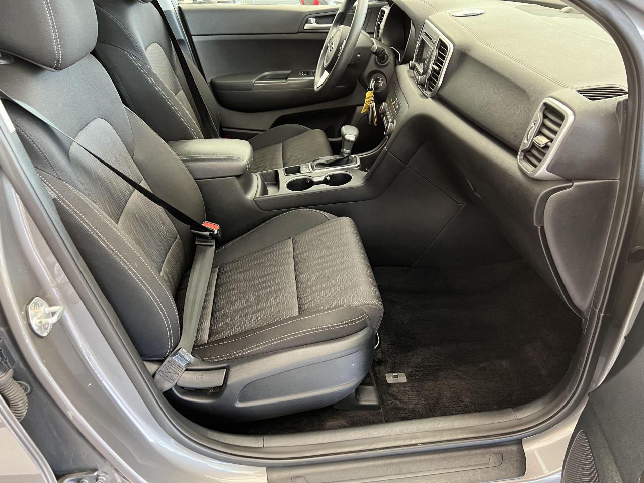 2017 Kia Sportage LX+Camera+Heated Seats+A/C+CLEAN CARFAX Photo22