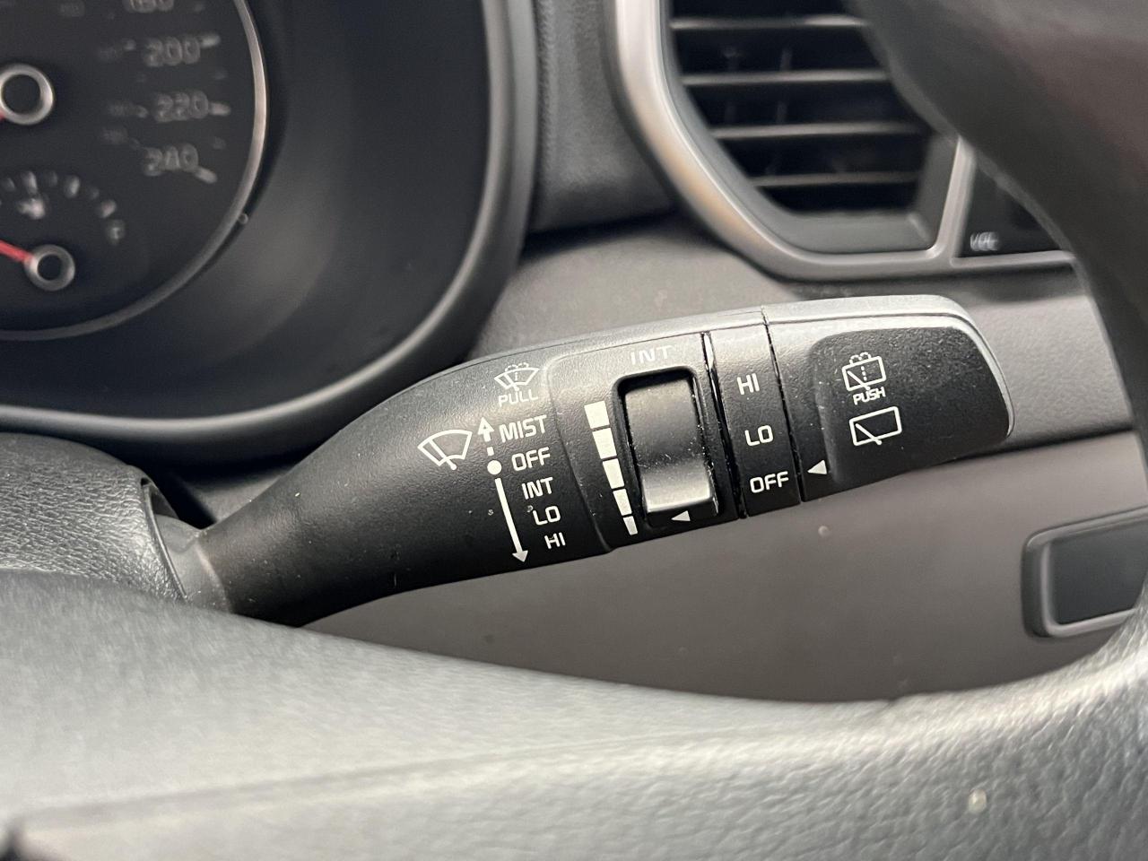 2017 Kia Sportage LX+Camera+Heated Seats+A/C+CLEAN CARFAX - Photo #44