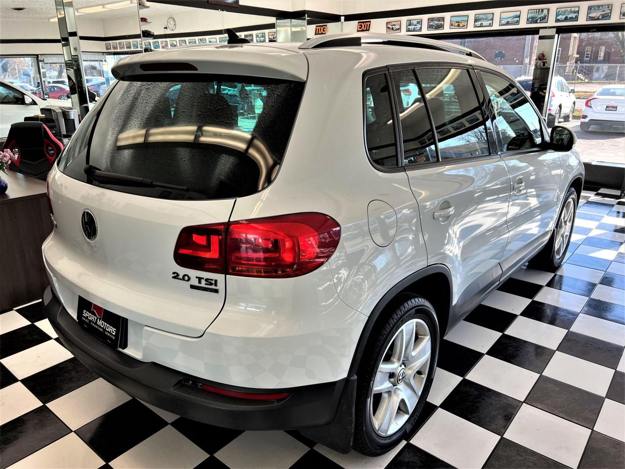 2015 Volkswagen Tiguan Comfortline 4Motion AWD+Camera+Roof+CLEAN CARFAX Photo4