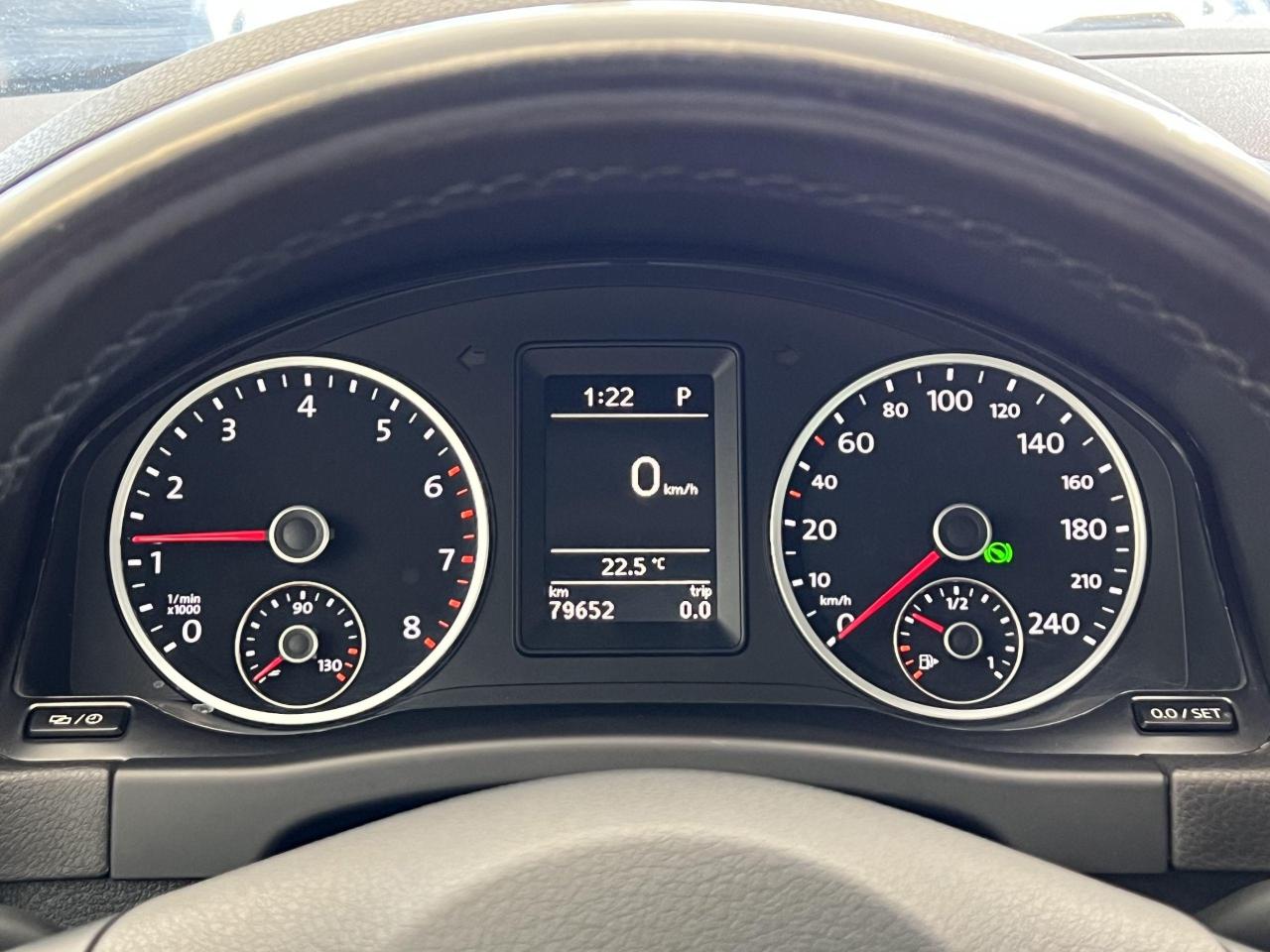 2015 Volkswagen Tiguan Comfortline 4Motion AWD+Camera+Roof+CLEAN CARFAX - Photo #16