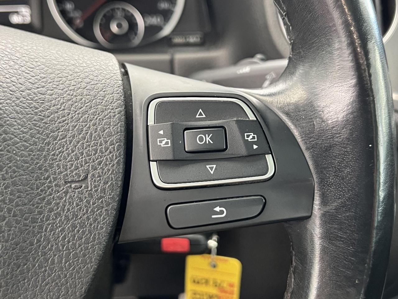 2015 Volkswagen Tiguan Comfortline 4Motion AWD+Camera+Roof+CLEAN CARFAX - Photo #42