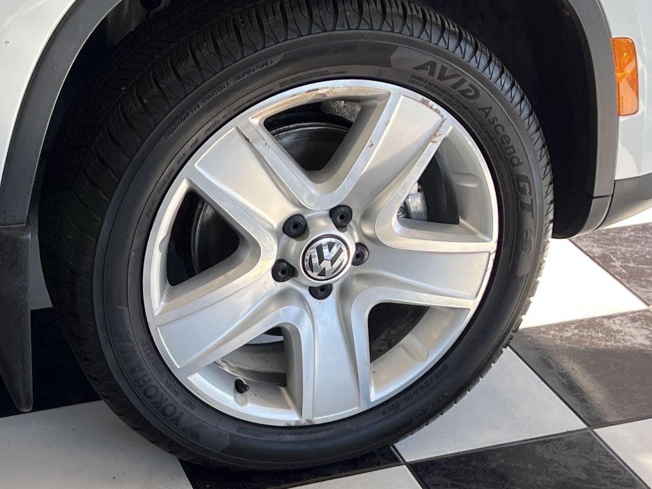 2015 Volkswagen Tiguan Comfortline 4Motion AWD+Camera+Roof+CLEAN CARFAX Photo52