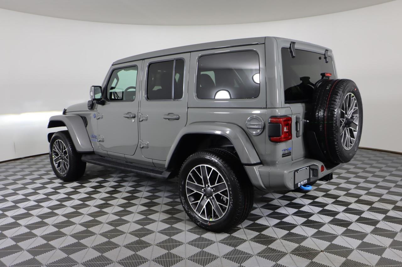 2023 Jeep Wrangler 4xe Sahara Photo4