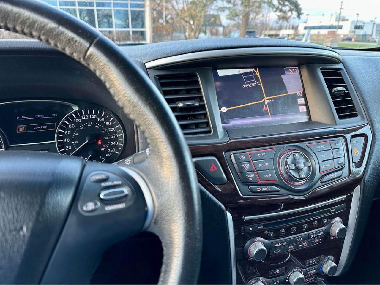 2014 Nissan Pathfinder Navigation - Safety Certified Photo4