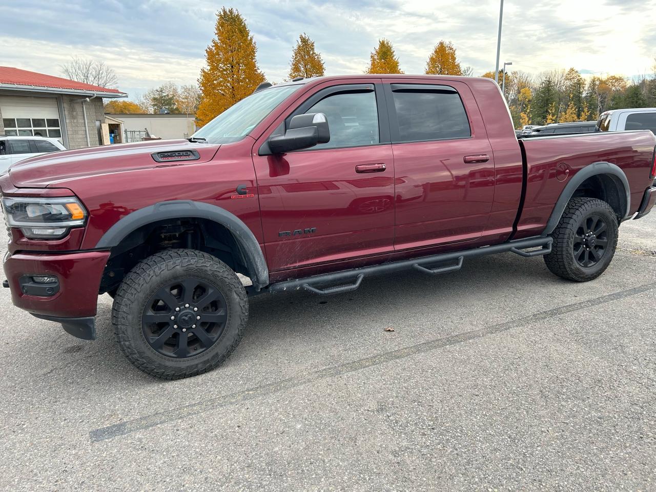 2020 RAM 2500 Laramie 4x4 Mega Cab 6'4" Box - Photo #2