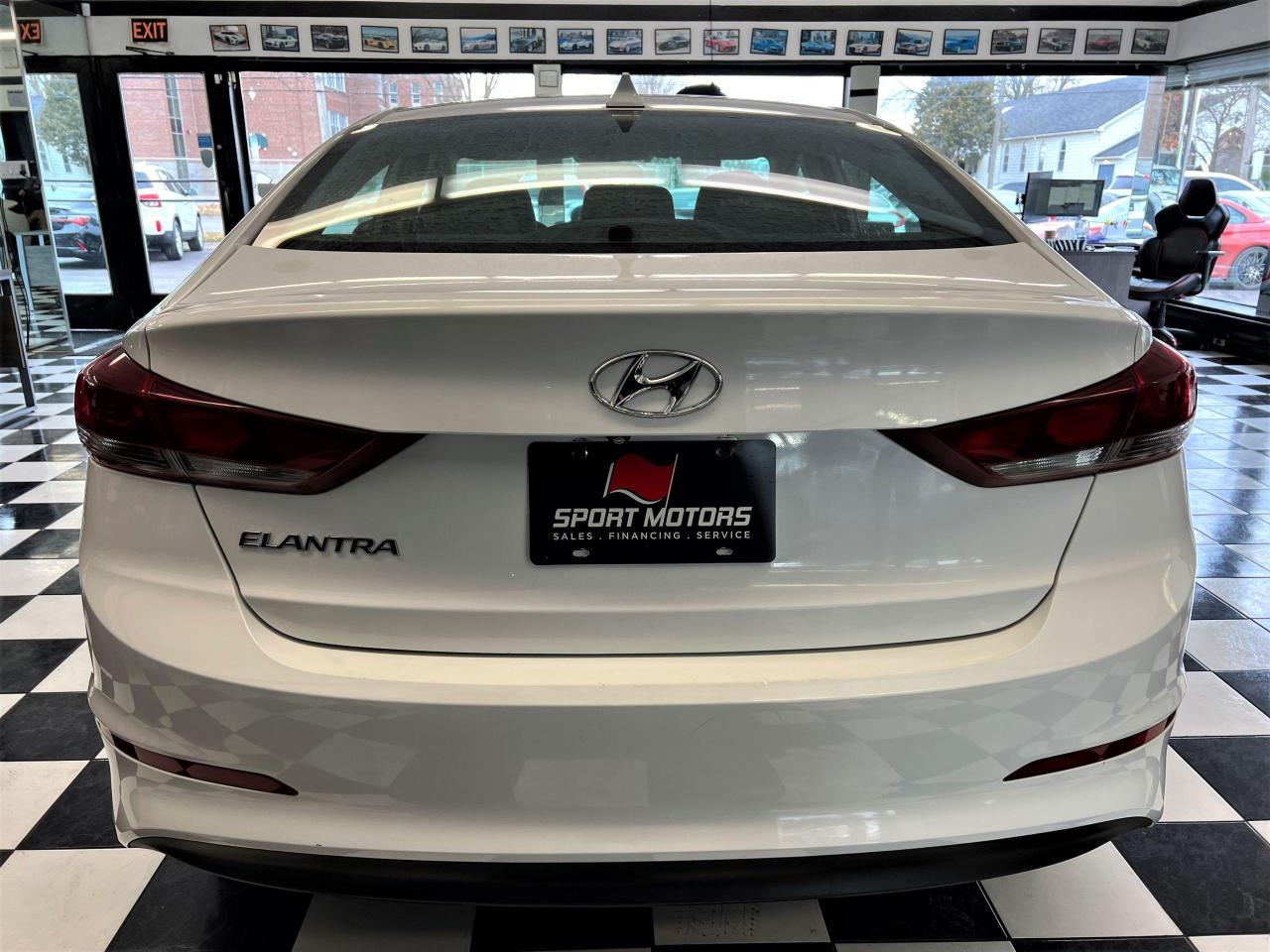 2017 Hyundai Elantra GL+ApplePlay+Camera+Blind Spot+CLEAN CARFAX Photo3