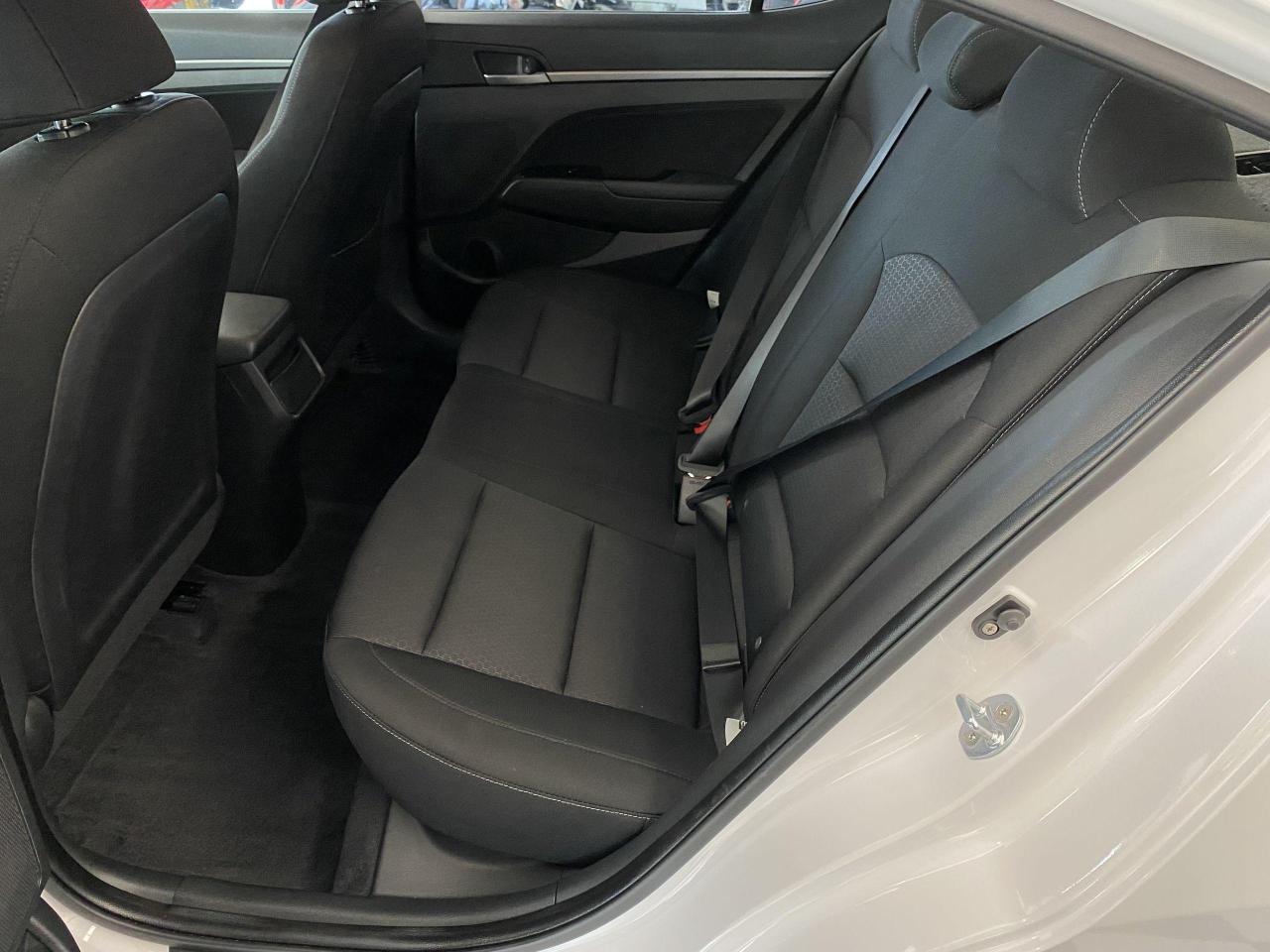 2017 Hyundai Elantra GL+ApplePlay+Camera+Blind Spot+CLEAN CARFAX Photo21