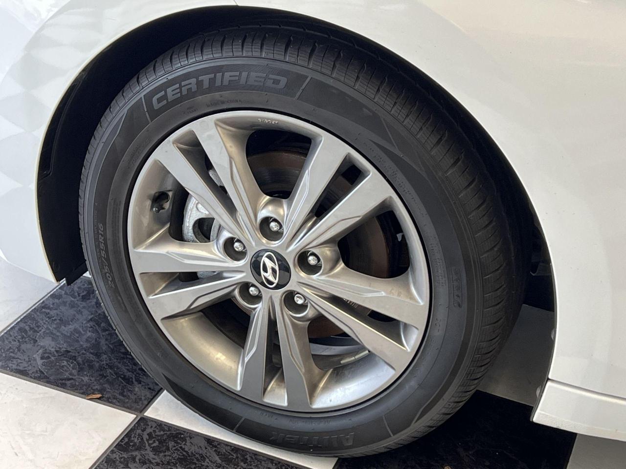 2017 Hyundai Elantra GL+ApplePlay+Camera+Blind Spot+CLEAN CARFAX - Photo #51