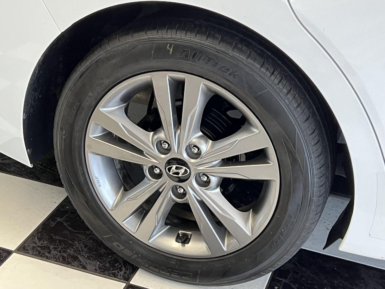 2017 Hyundai Elantra GL+ApplePlay+Camera+Blind Spot+CLEAN CARFAX - Photo #53