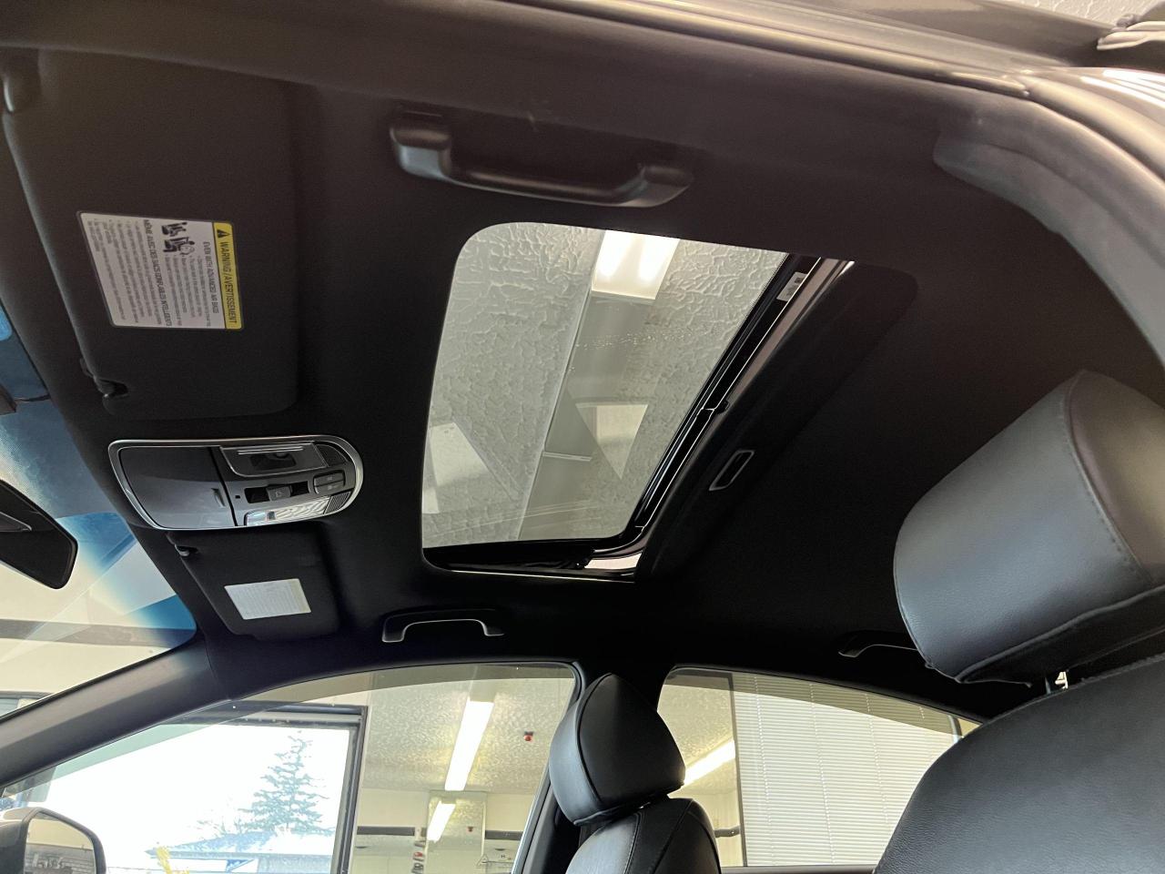 2018 Hyundai Sonata Sport+Roof+ApplyPlay+Camera+BlindSpot+CLEAN CARFAX - Photo #11