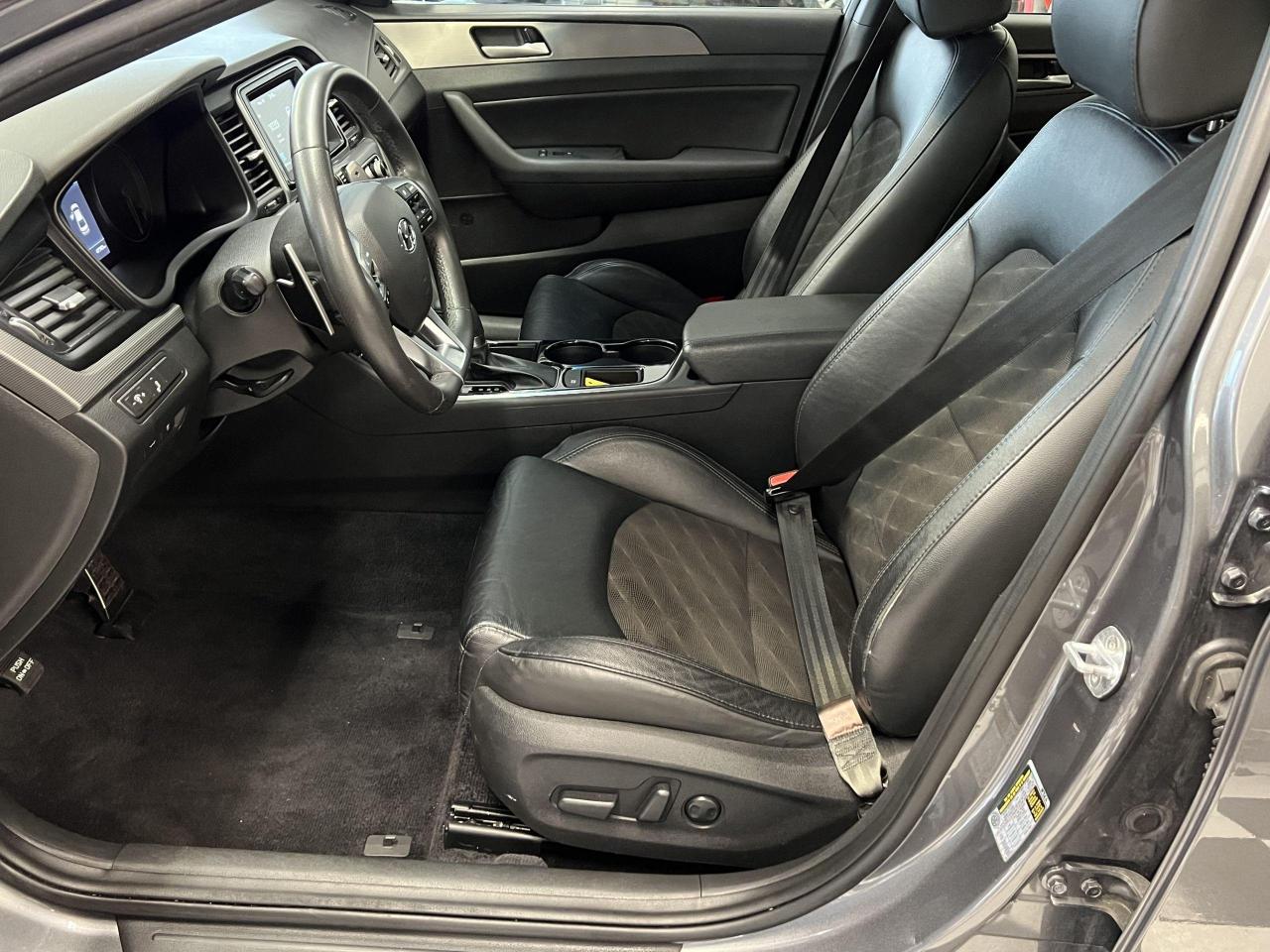 2018 Hyundai Sonata Sport+Roof+ApplyPlay+Camera+BlindSpot+CLEAN CARFAX Photo18