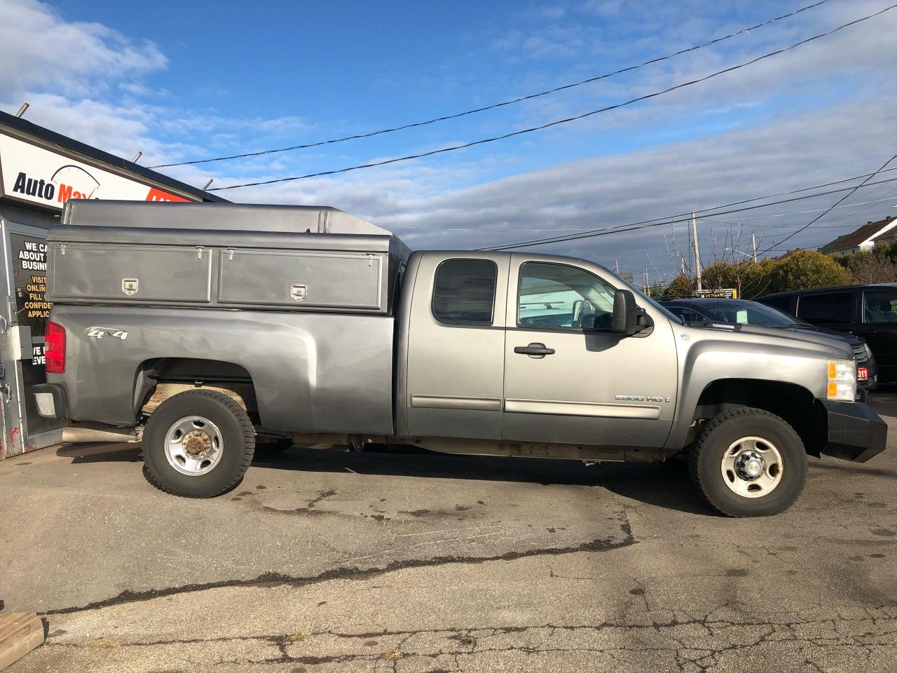 Used 2009 Chevrolet Silverado 2500 WT for sale in Ottawa, ON