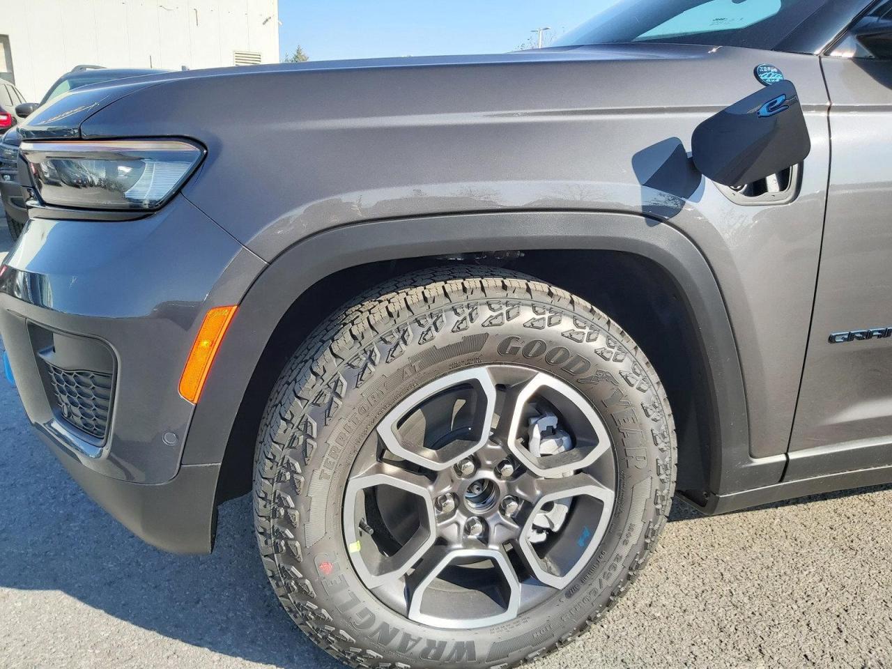 2022 Jeep Grand Cherokee 4xe Trailhawk Photo3