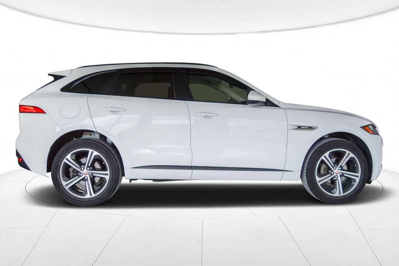 2019 Jaguar F-PACE  Photo4