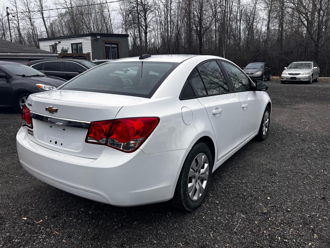 2016 Chevrolet Cruze LS - Photo #5