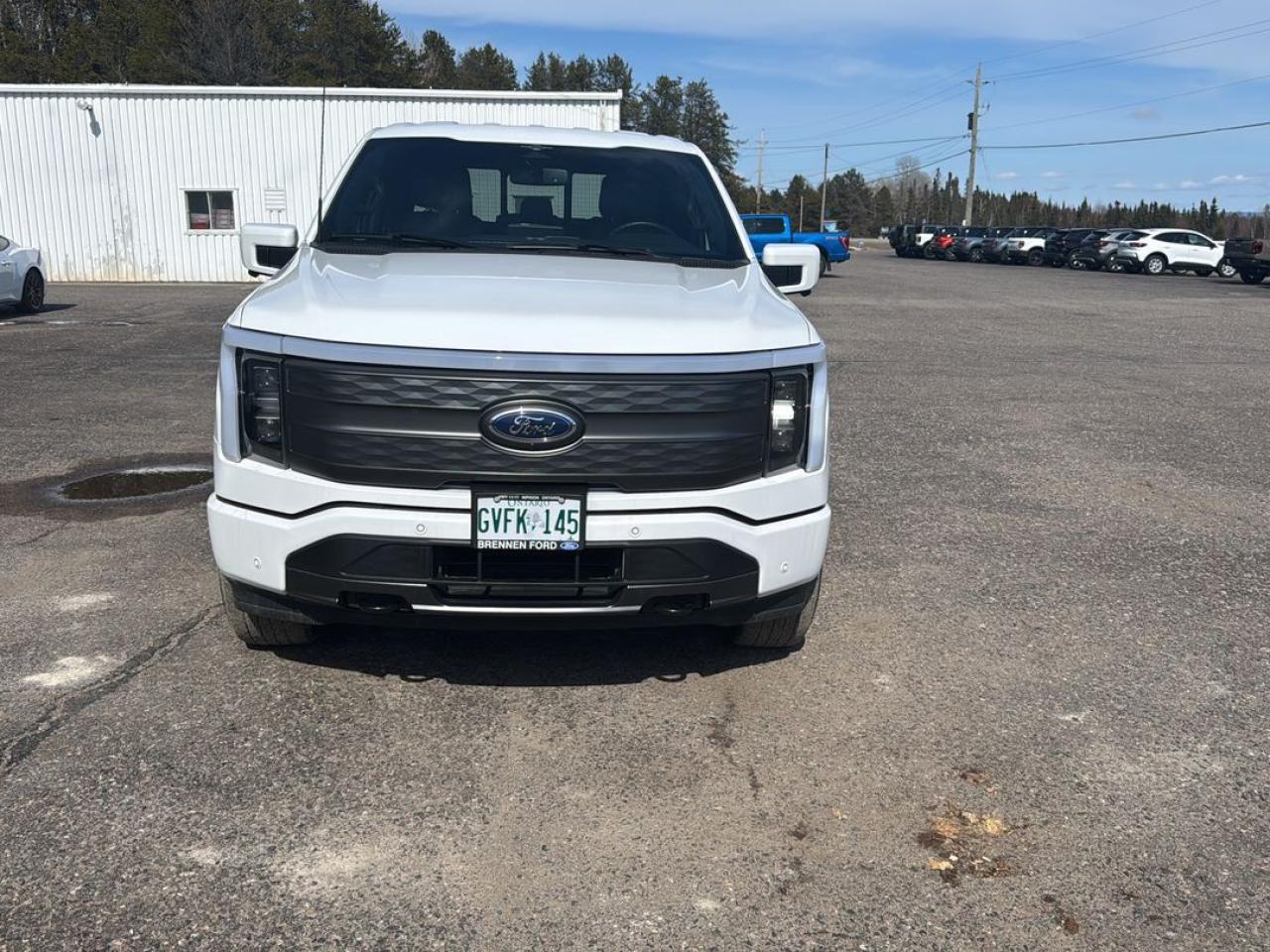 2023 Ford F-150 Lightning Lariat Photo2