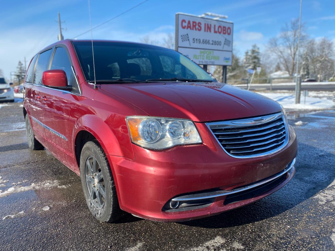 Used 2011 Chrysler Town & Country TOURING for sale in Komoka, ON