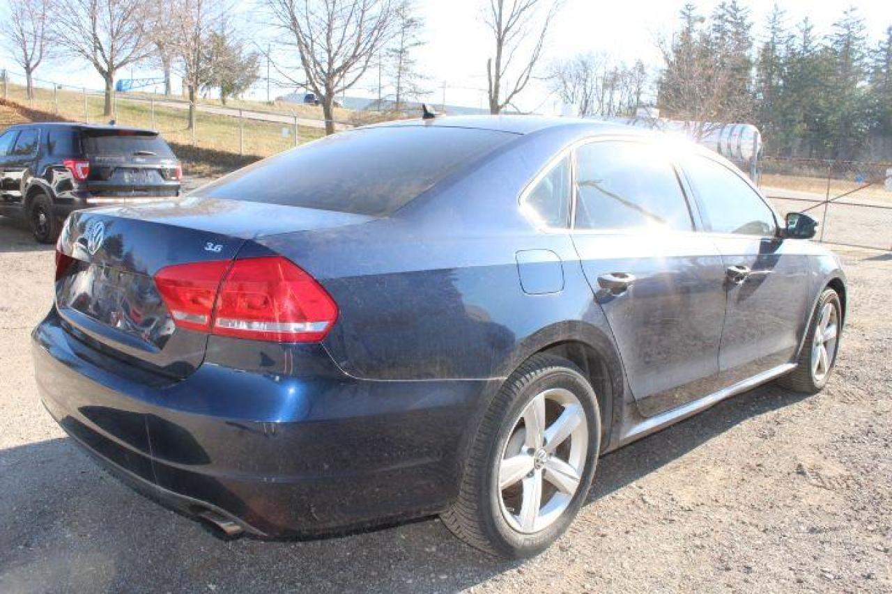 2013 Volkswagen Passat  Photo2