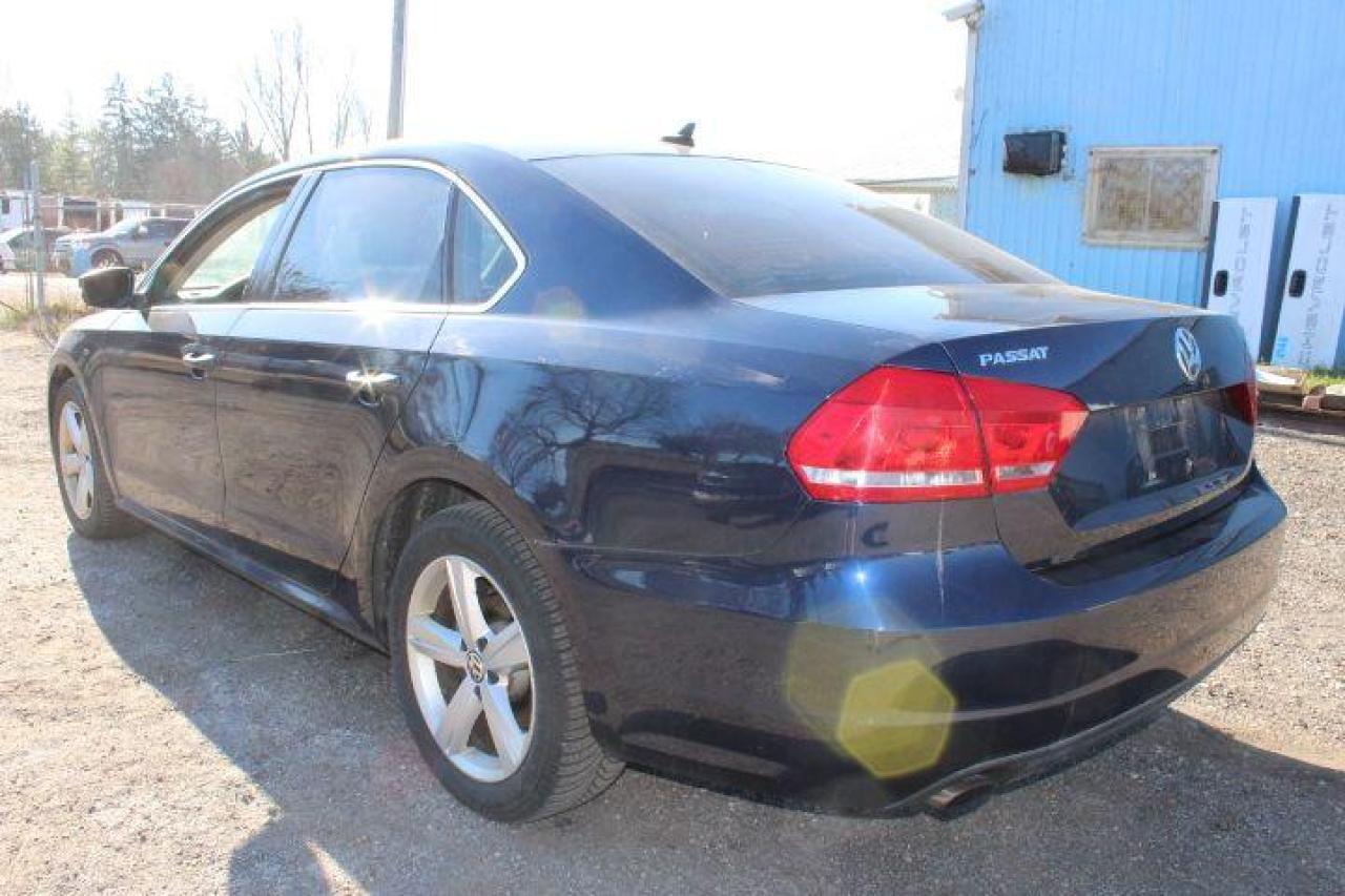 2013 Volkswagen Passat  Photo4