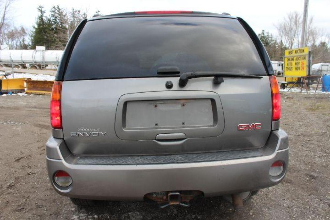 2007 GMC Envoy  Photo3