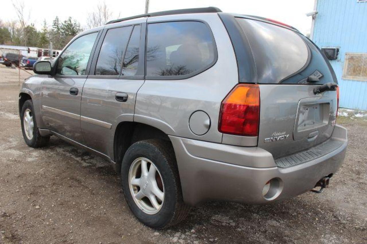 2007 GMC Envoy  Photo4