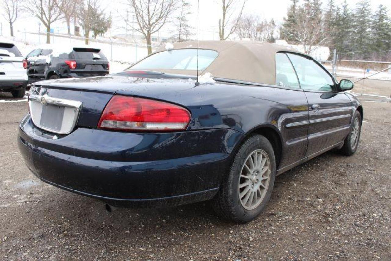 2004 Chrysler Sebring  Photo2