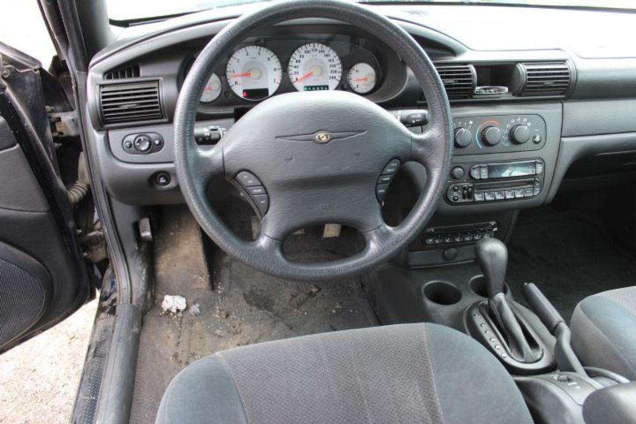 2004 Chrysler Sebring  Photo