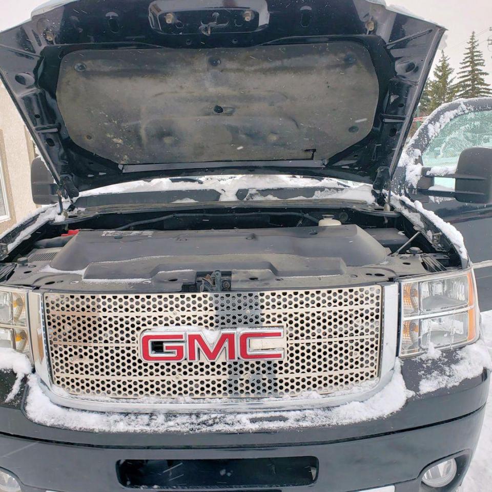 2012 GMC Sierra 3500 Denali Crew Cab 4x4 - Photo #5