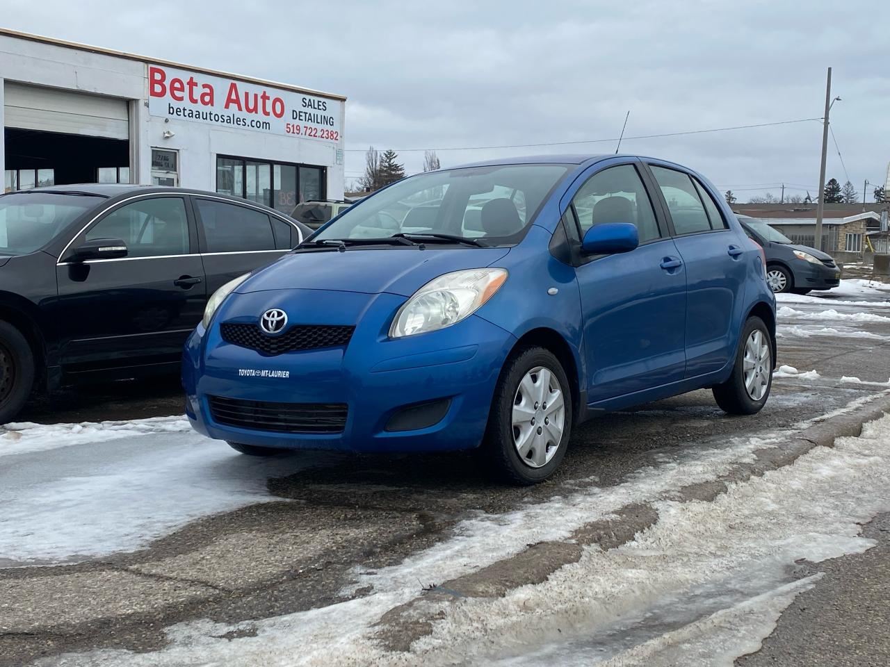 2009 Toyota Yaris LE - Photo #1