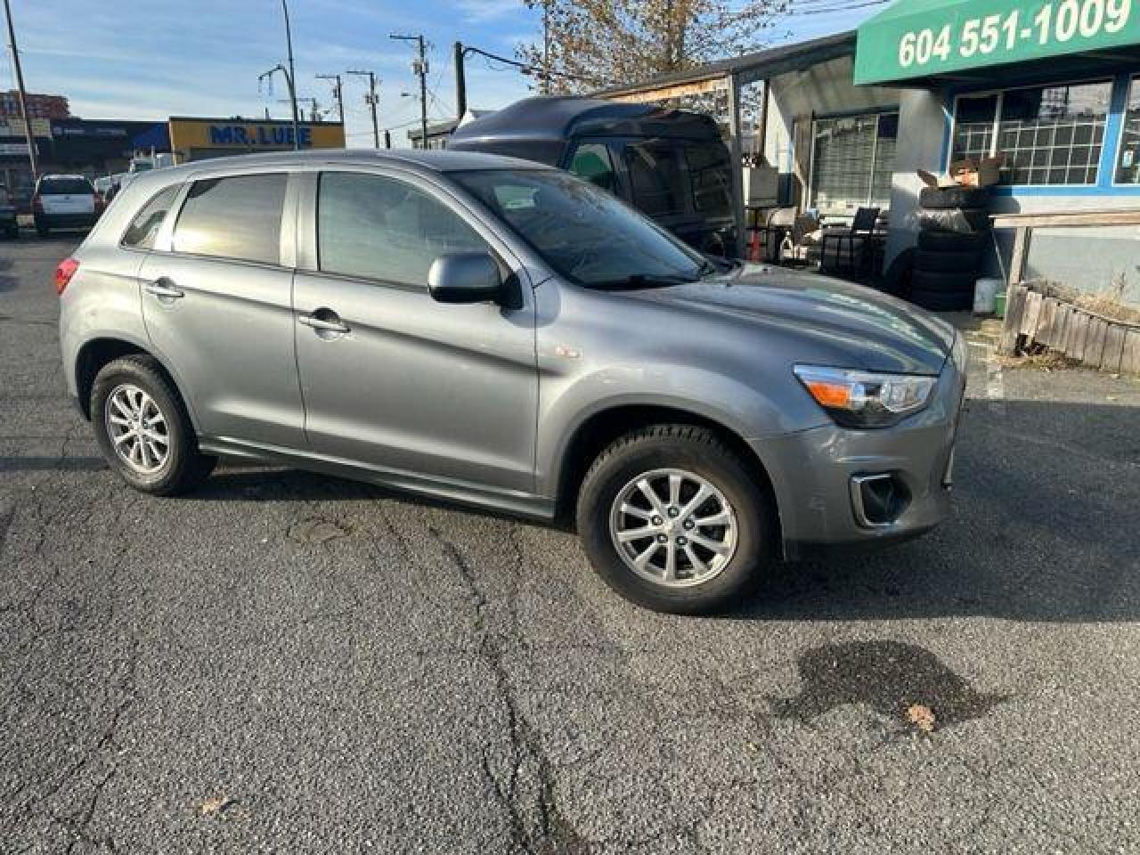2013 Mitsubishi RVR SE