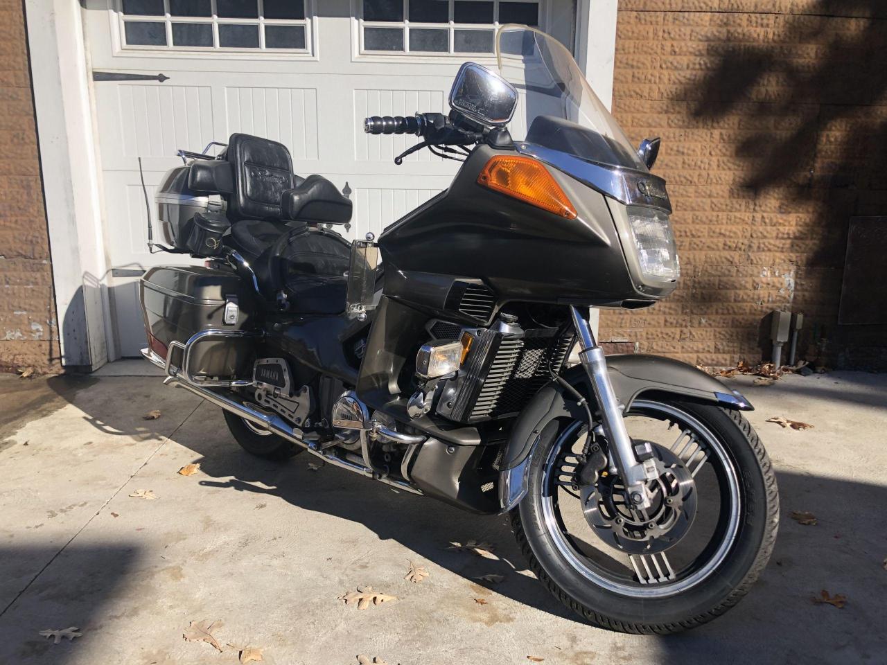1986 Yamaha VENTURE MOTORCYCLE 1300cc 4 cylinder V-Twin Shaft Drive