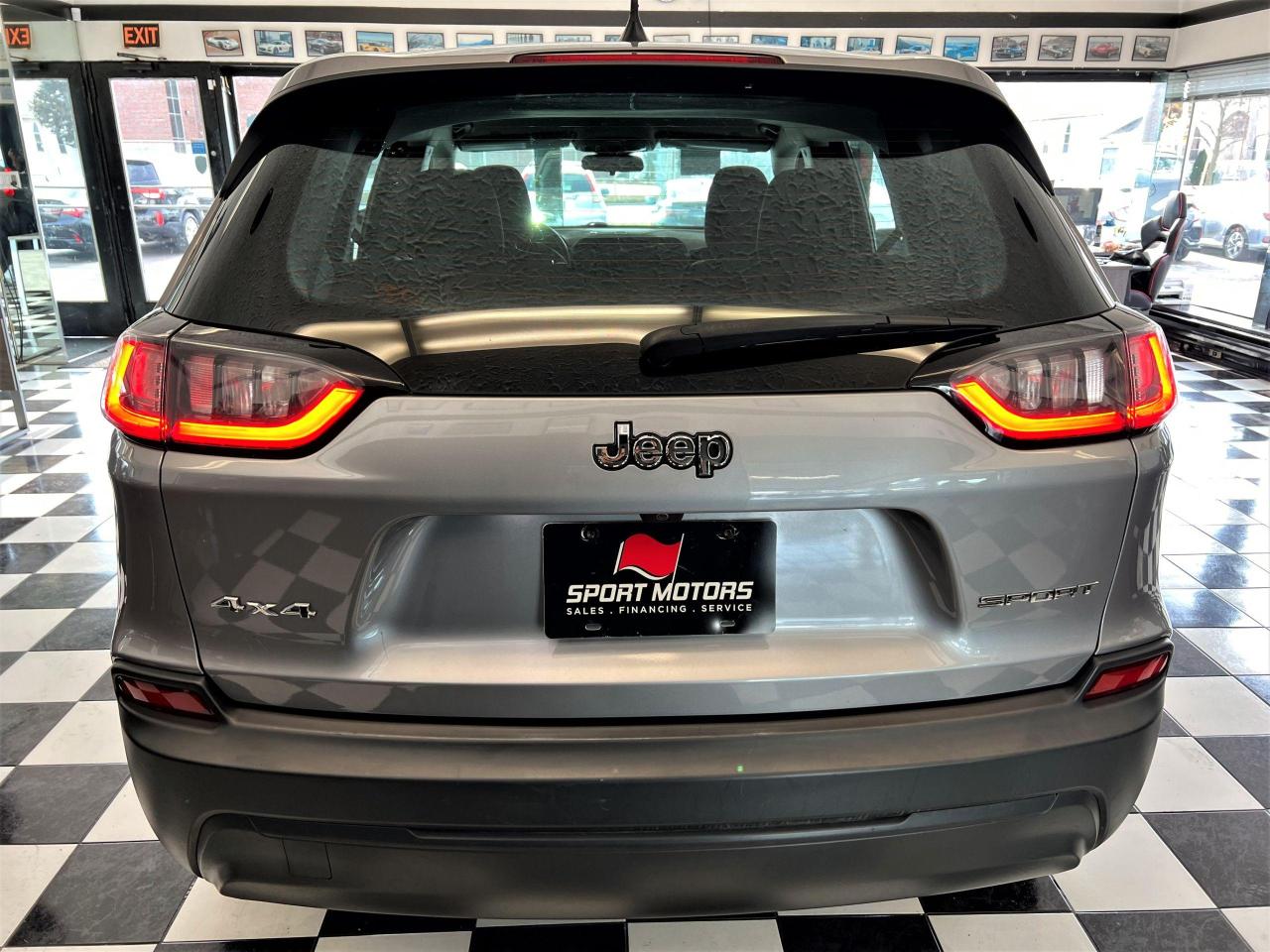 2019 Jeep Cherokee SPORT 4x4+ApplePlay+Camera+HeatedSeats+CLEANCARFAX - Photo #3