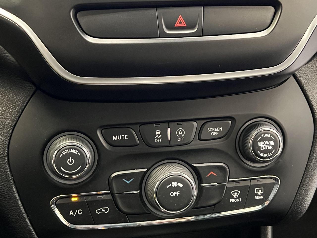 2019 Jeep Cherokee SPORT 4x4+ApplePlay+Camera+HeatedSeats+CLEANCARFAX - Photo #36