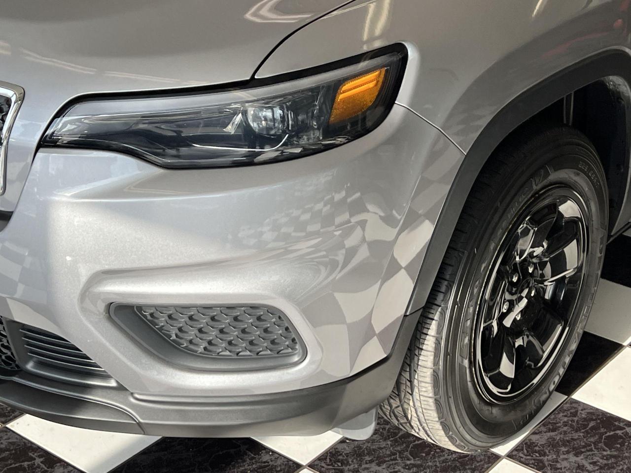 2019 Jeep Cherokee SPORT 4x4+ApplePlay+Camera+HeatedSeats+CLEANCARFAX Photo40