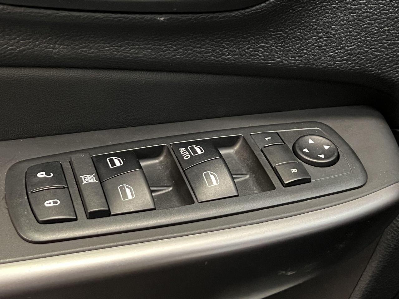 2019 Jeep Cherokee SPORT 4x4+ApplePlay+Camera+HeatedSeats+CLEANCARFAX - Photo #45