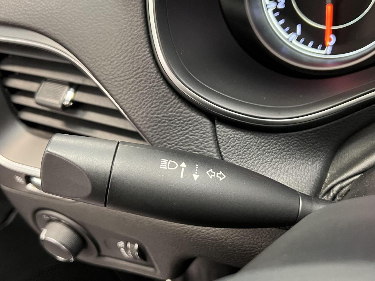 2019 Jeep Cherokee SPORT 4x4+ApplePlay+Camera+HeatedSeats+CLEANCARFAX - Photo #50