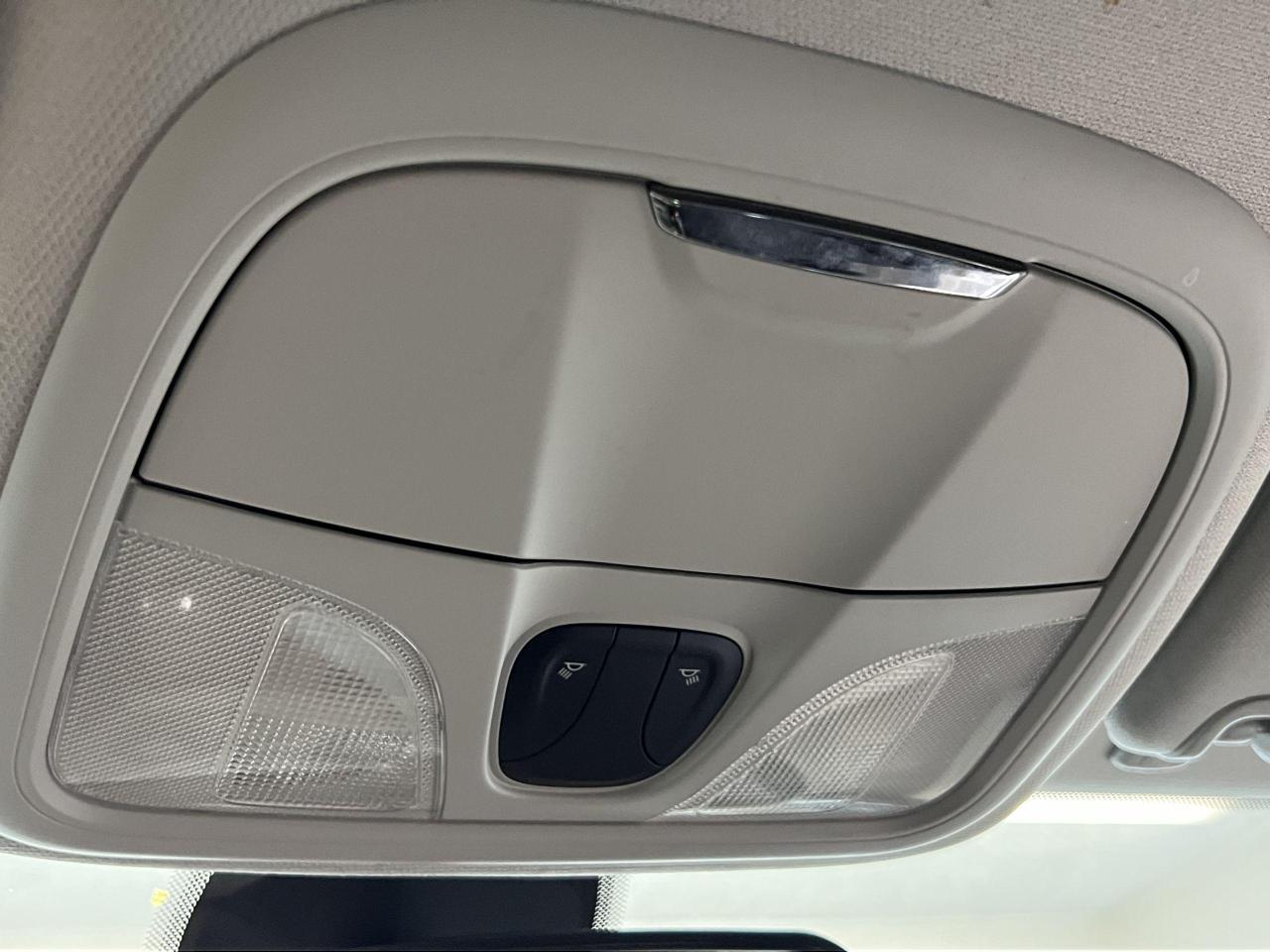 2019 Jeep Cherokee SPORT 4x4+ApplePlay+Camera+HeatedSeats+CLEANCARFAX - Photo #52