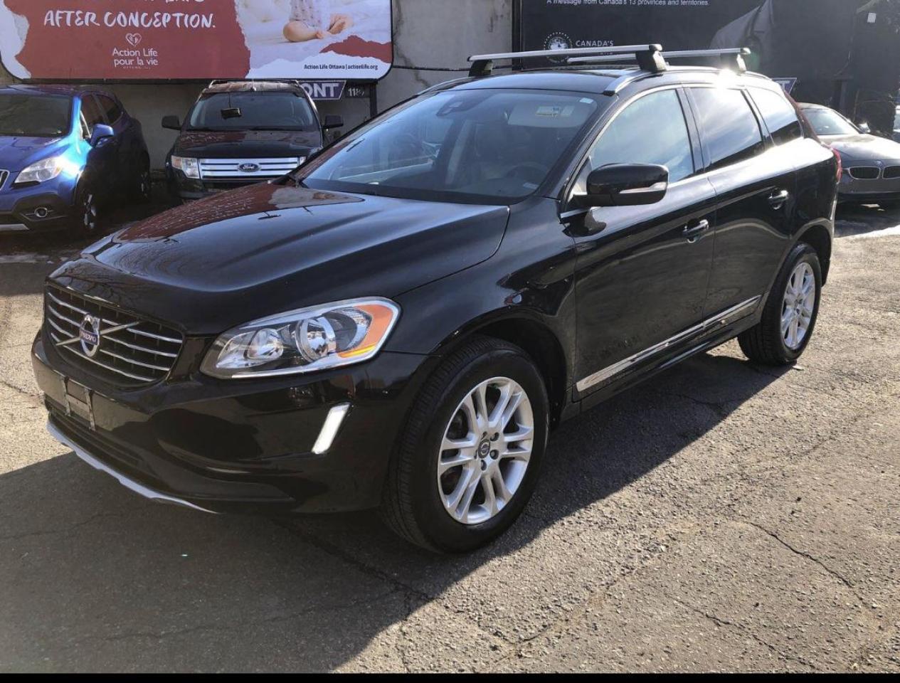 2015 Volvo XC60 2.0 T5 Premier **LOADED & LIKE NEW, SUPER LOW KM**