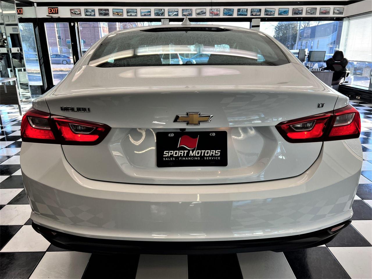 2018 Chevrolet Malibu LT+Remote Start+Camera+ApplePlay+CLEAN CARFAX Photo5