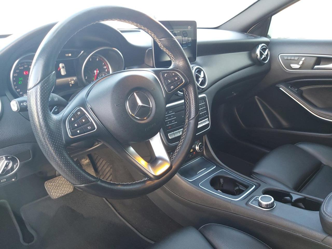 2018 Mercedes-Benz GLA 250  Photo3