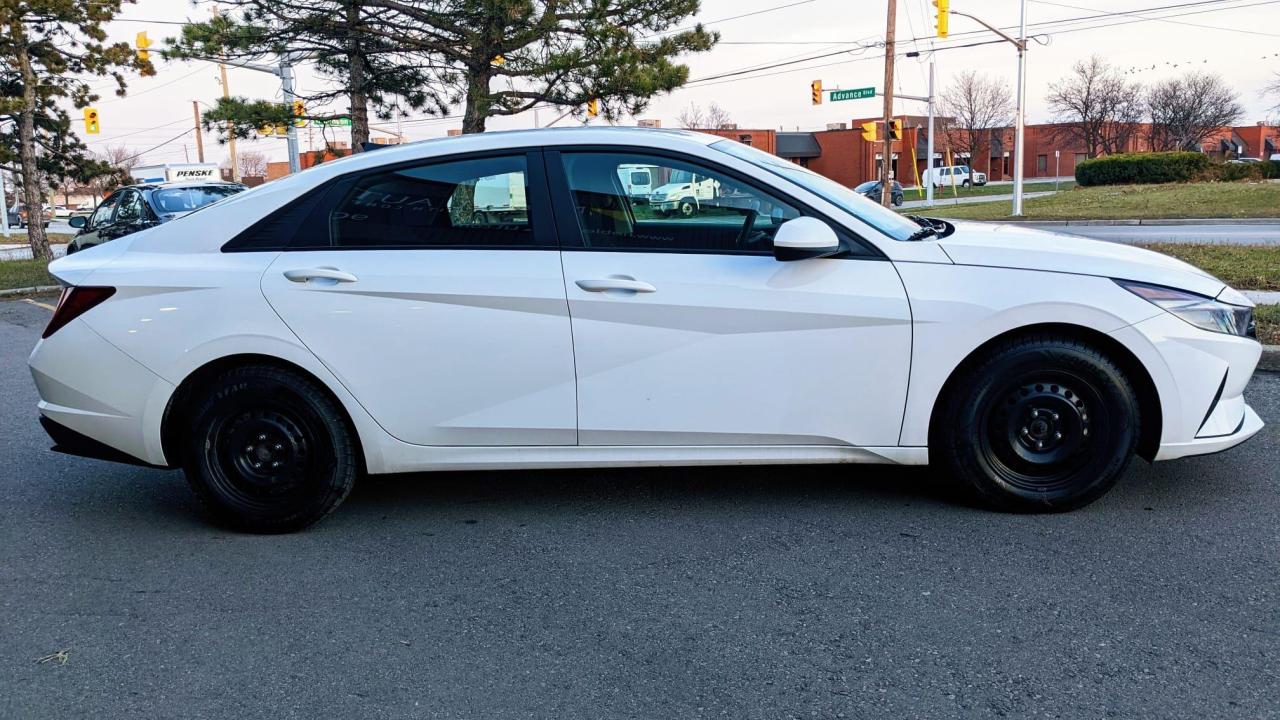 2021 Hyundai Elantra Essential Photo3