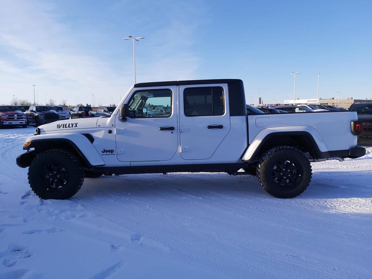 2023 Jeep Gladiator Sport S Photo3