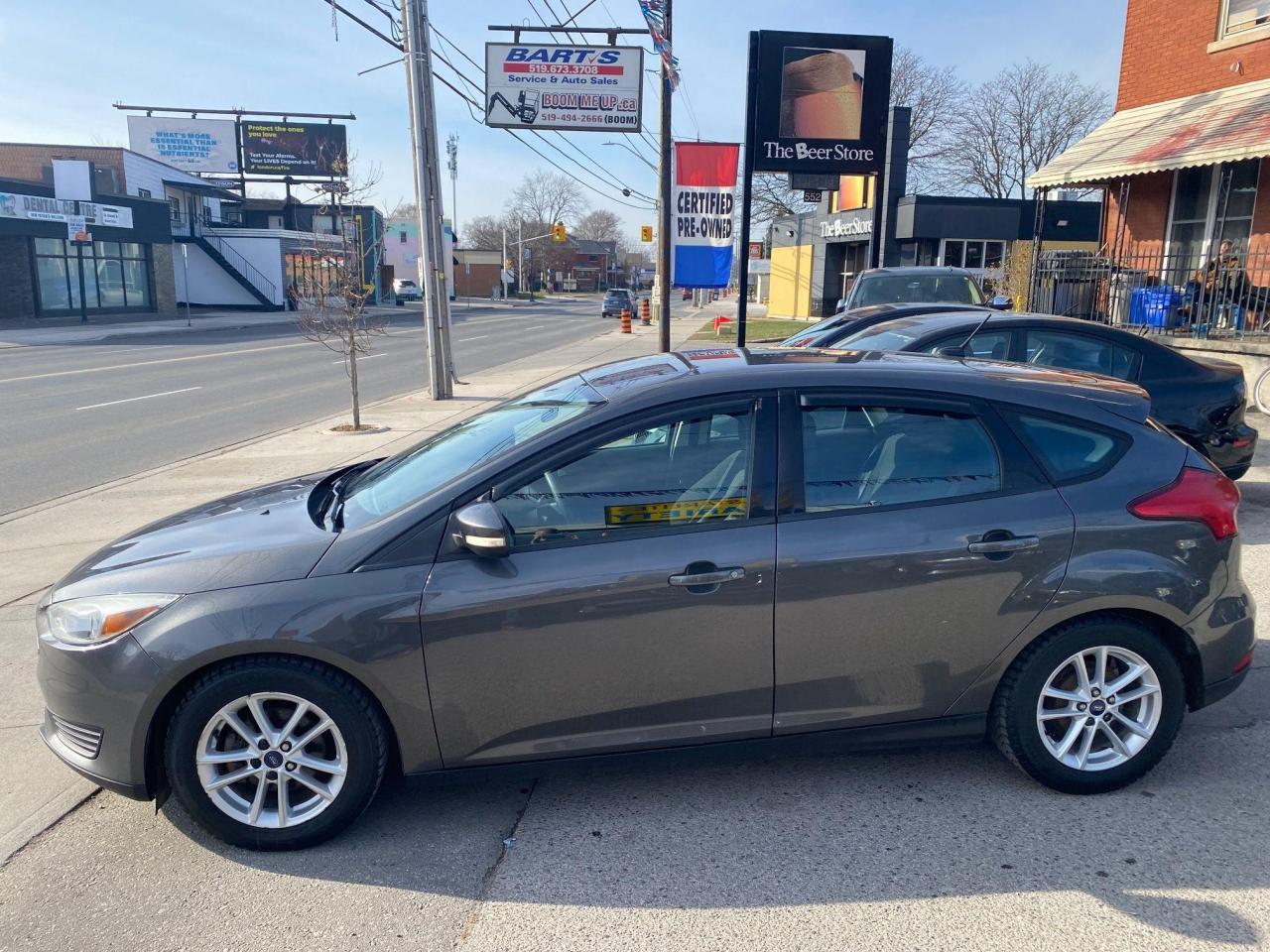 2015 Ford Focus SE 5 DR HB - Photo #2