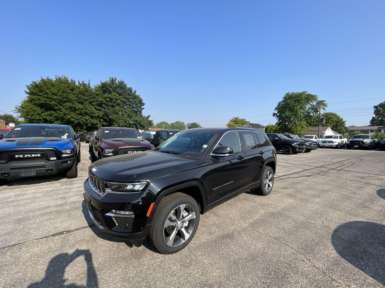 New 2023 Jeep Grand Cherokee Limited for sale in Sarnia, ON