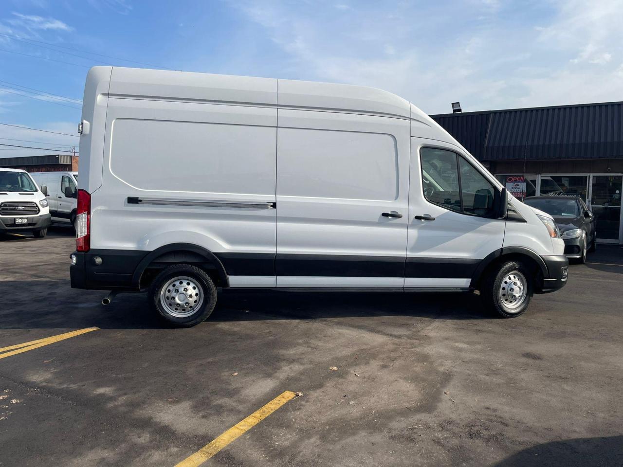 2020 Ford Transit T-250 148" Hi Rf 9070 GVWR AWD ONLY 148 KM - Photo #11