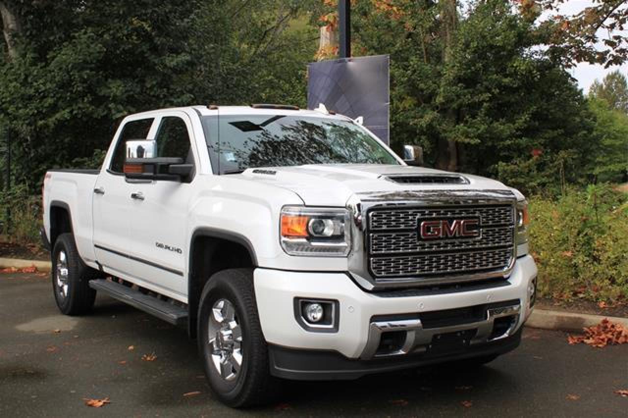 Used 2019 GMC Sierra 3500 HD Denali for sale in Courtenay, BC