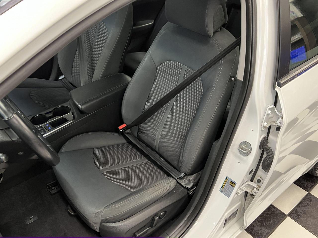 2016 Hyundai Sonata GLS+Roof+Camera+Blind Spot+Heated Seats & Steering Photo19